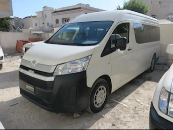 Toyota  Hiace  2022  Manual  116,000 Km  4 Cylinder  Rear Wheel Drive (RWD)  Van / Bus  White  With Warranty