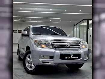 Toyota  Land Cruiser  VXR  2010  Automatic  495,000 Km  8 Cylinder  Four Wheel Drive (4WD)  SUV  Silver