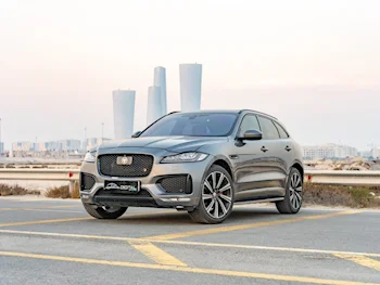 Jaguar  F-Pace  2015  Automatic  144,500 Km  6 Cylinder  Four Wheel Drive (4WD)  SUV  Gray