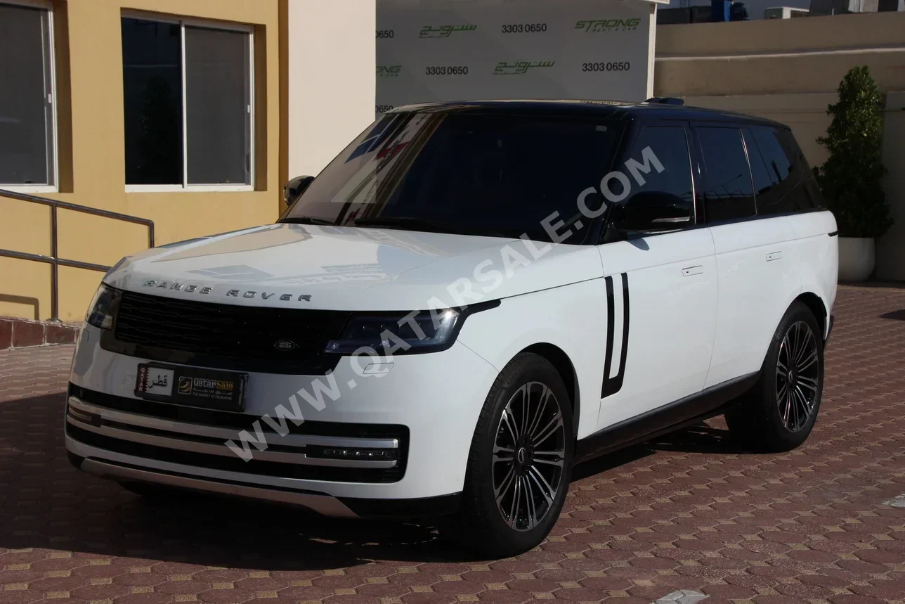 Land Rover  Range Rover  Vogue  2016  Automatic  95,000 Km  8 Cylinder  Four Wheel Drive (4WD)  SUV  White