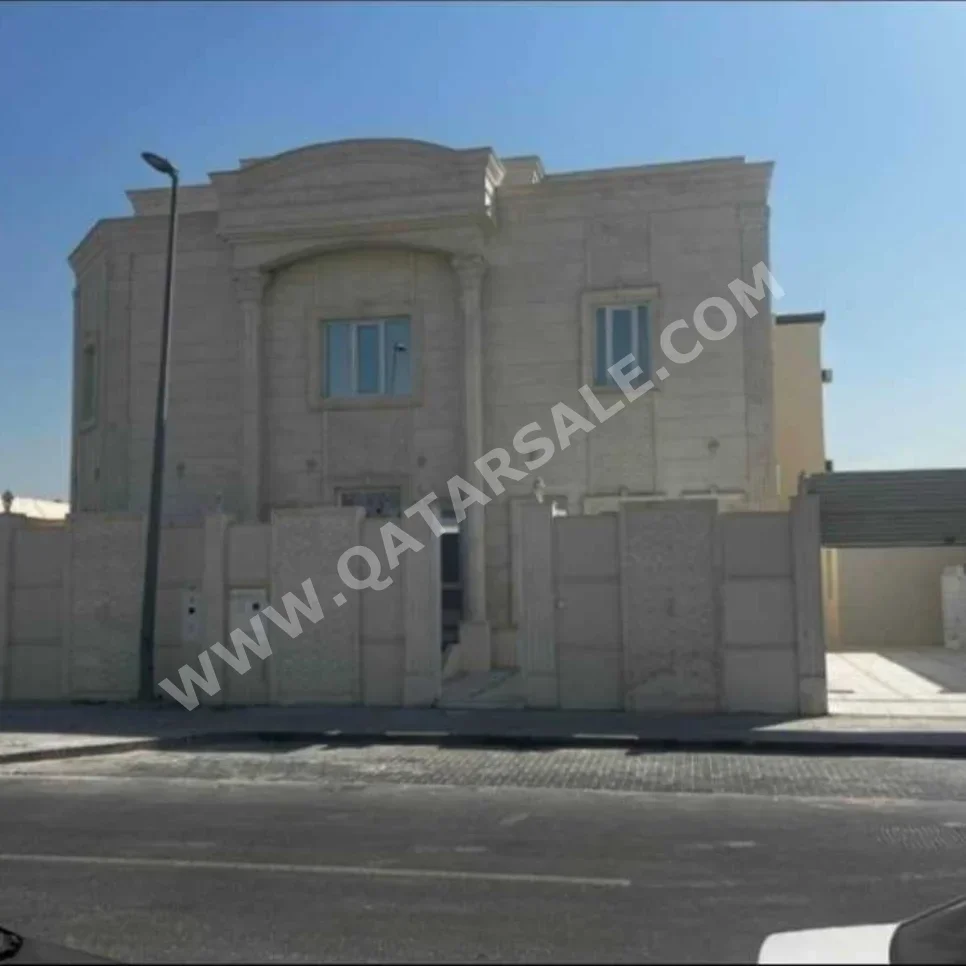 سكن عائلي  - غير مفروشة  - الوكرة  - عفجة معيذر  - 6 غرف نوم