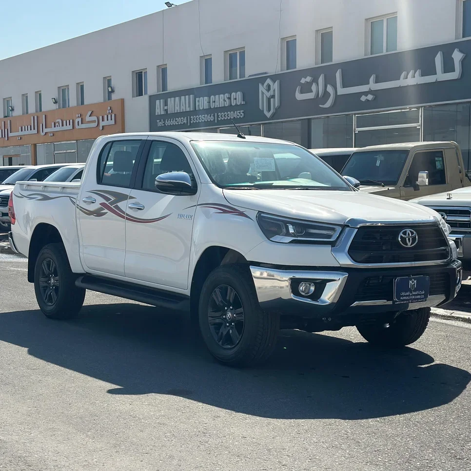 Toyota  Hilux  2025  Automatic  0 Km  4 Cylinder  Four Wheel Drive (4WD)  Pick Up  White  With Warranty