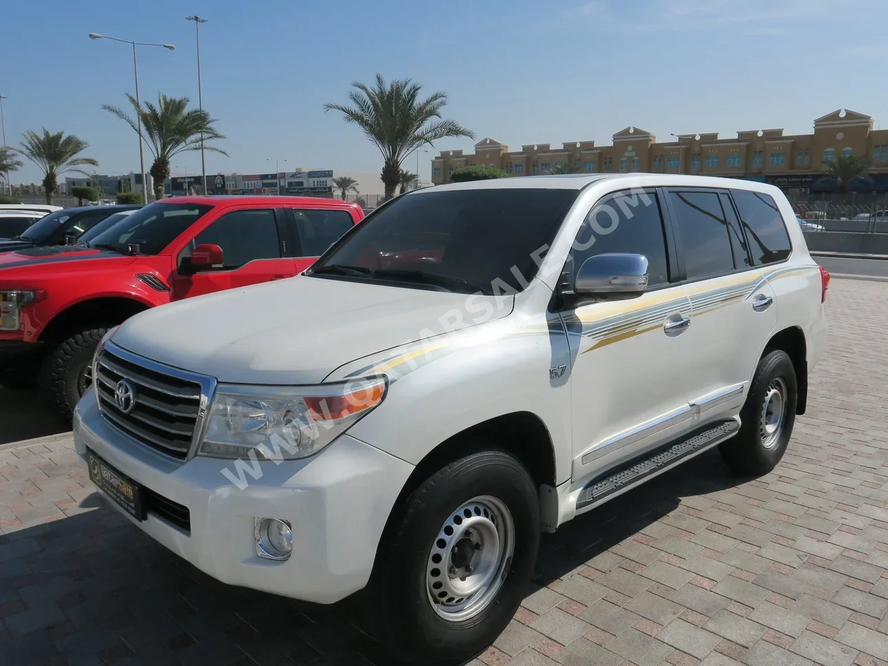 Toyota  Land Cruiser  VXR  2013  Automatic  430,000 Km  8 Cylinder  Four Wheel Drive (4WD)  SUV  White