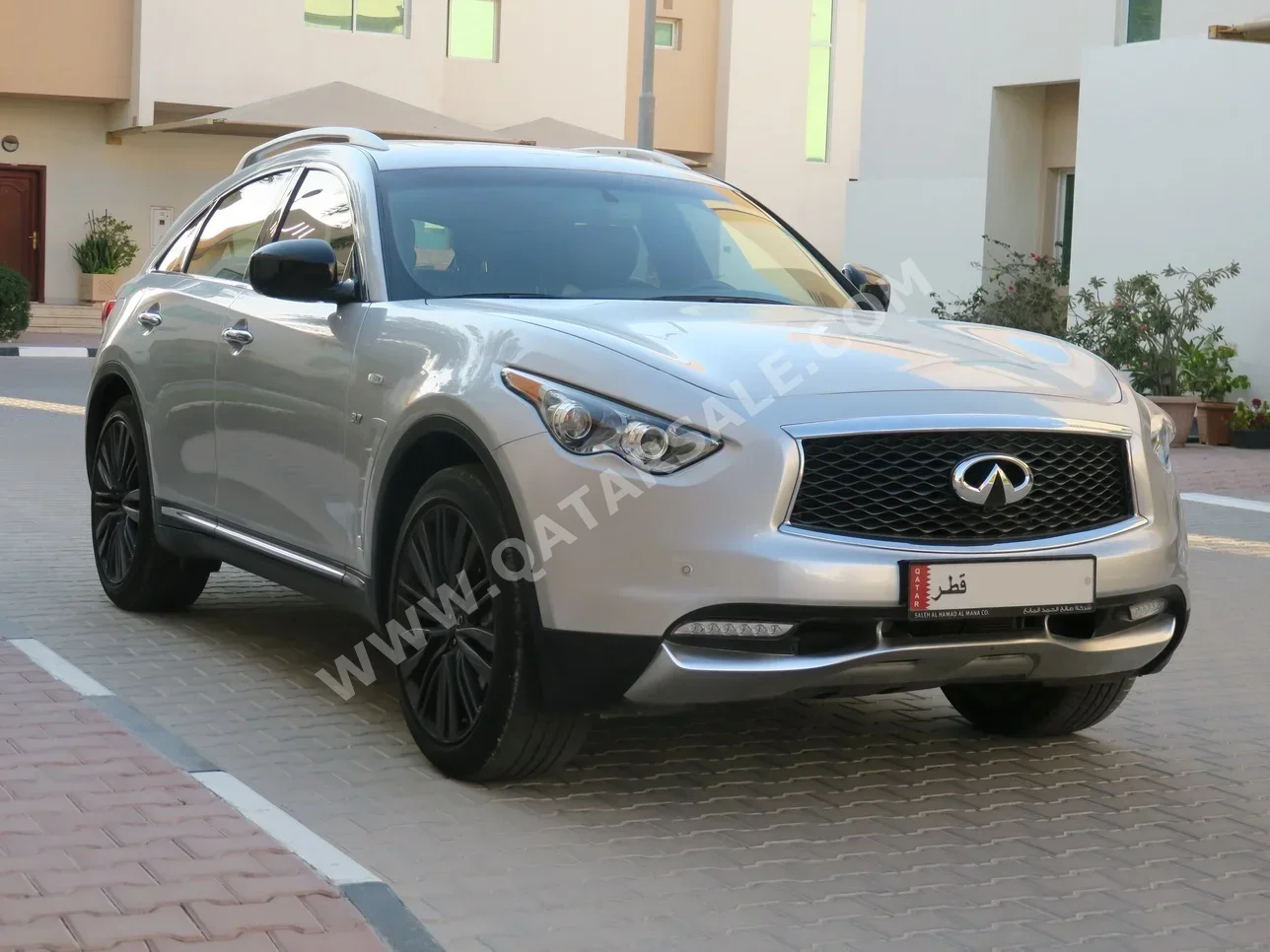  Infiniti  QX  70 Limited  2020  Automatic  34,000 Km  6 Cylinder  Four Wheel Drive (4WD)  SUV  Silver  With Warranty