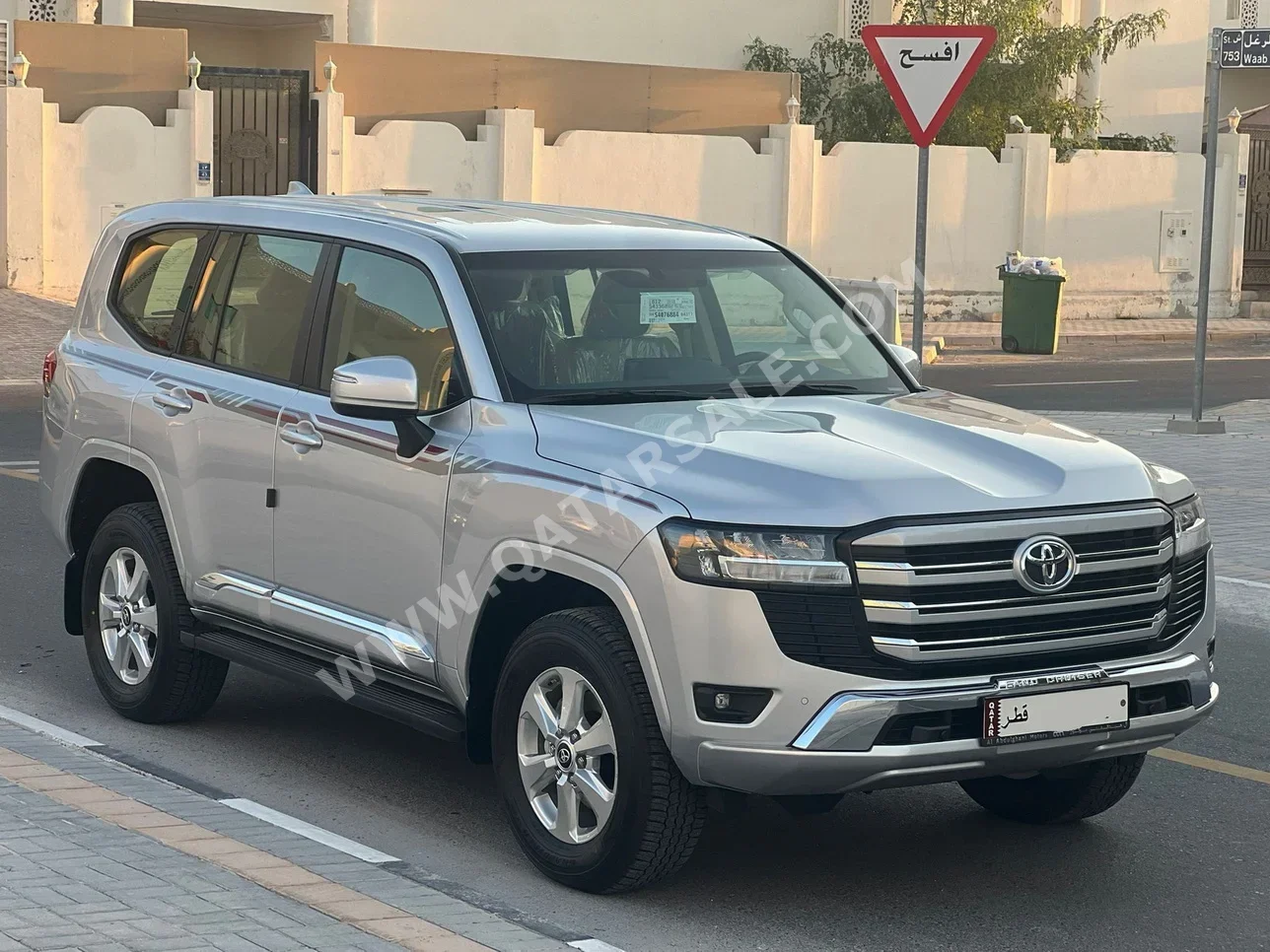  Toyota  Land Cruiser  GXR  2025  Automatic  0 Km  6 Cylinder  Four Wheel Drive (4WD)  SUV  Silver  With Warranty