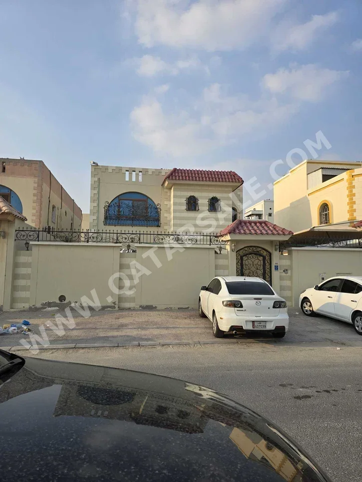 سكن عائلي  - غير مفروشة  - الريان  - أبو هامور  - 6 غرف نوم
