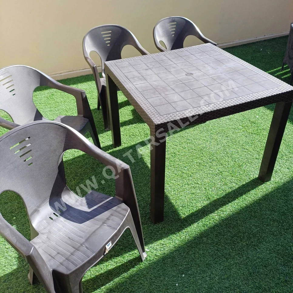 Patio Furniture - Black  - Patio Set  -Number Of Seats 4