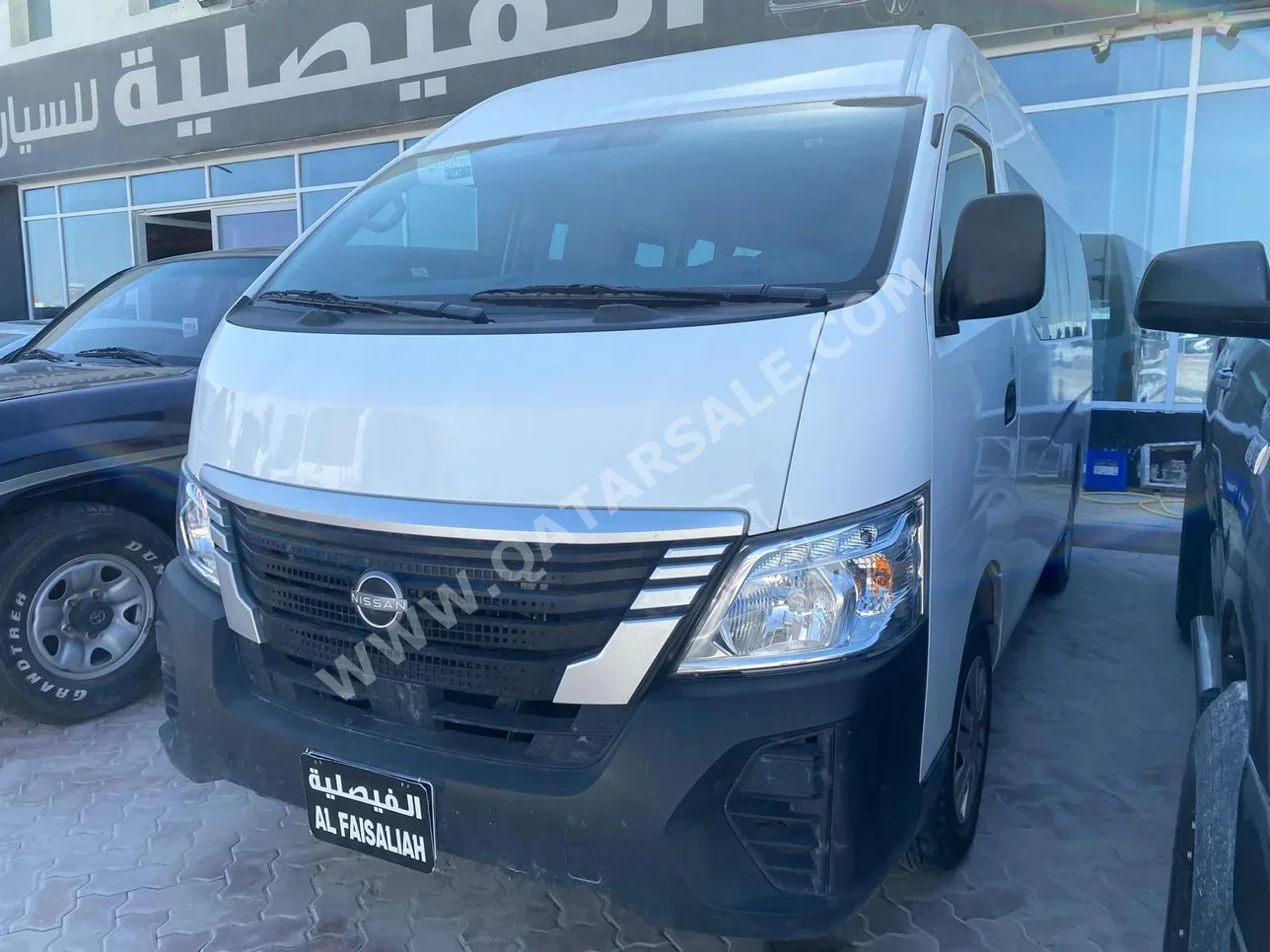 Nissan  Urvan  2023  Manual  43,000 Km  4 Cylinder  Front Wheel Drive (FWD)  Van / Bus  White