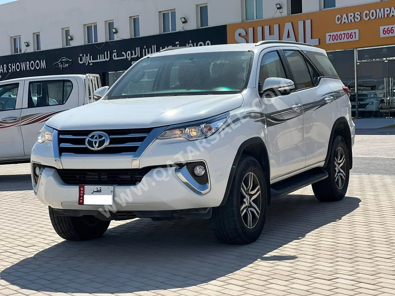 Toyota  Fortuner  2017  Automatic  140,000 Km  4 Cylinder  Four Wheel Drive (4WD)  SUV  White