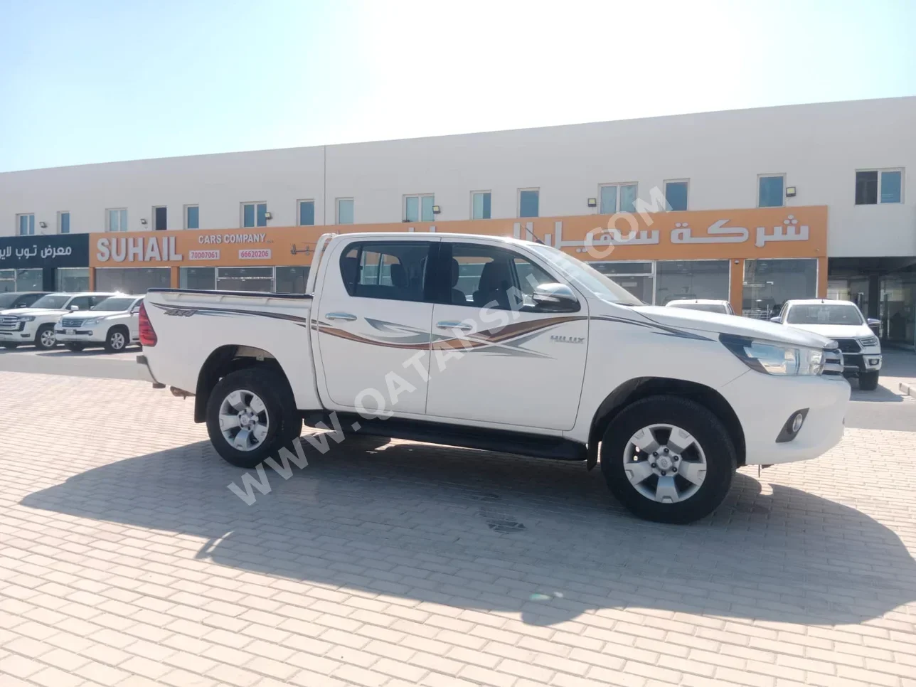 Toyota  Hilux  2017  Manual  27,000 Km  4 Cylinder  Four Wheel Drive (4WD)  Pick Up  White