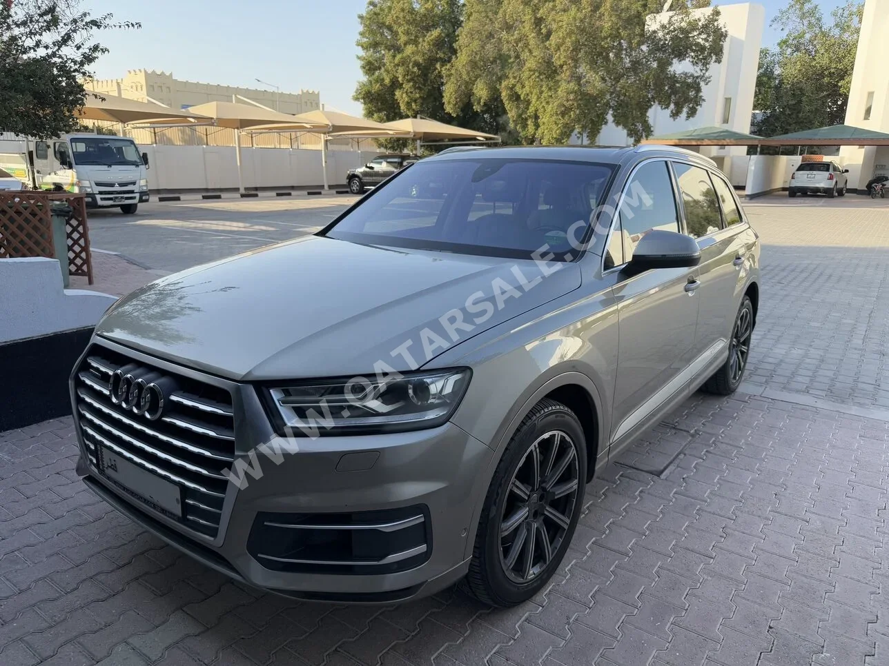 اودي  كيو 7  42  تي اف اس اي كواترو  2016  اوتوماتيك  82,000 كم  6 سلندر  دفع كلي مستمر  اس يو في  بيج