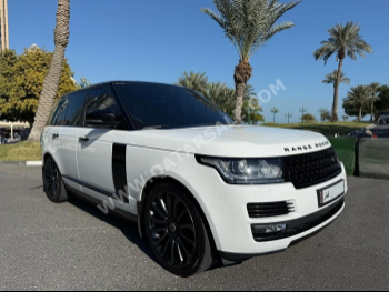 Land Rover  Range Rover  Vogue  2016  Automatic  129,000 Km  8 Cylinder  Four Wheel Drive (4WD)  SUV  White