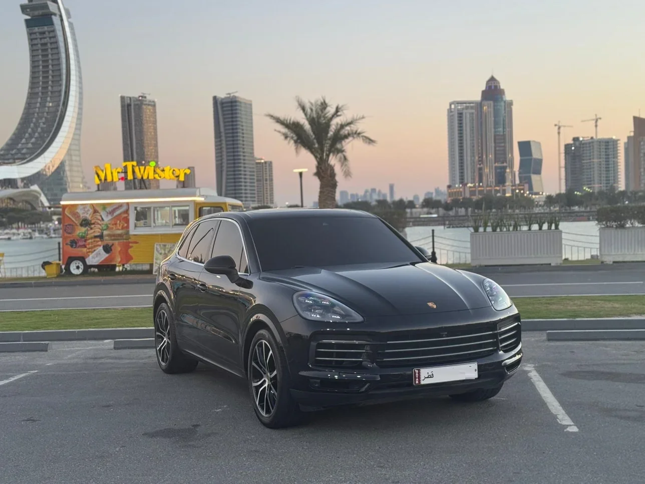 Porsche  Cayenne  S  2019  Automatic  46,000 Km  6 Cylinder  Four Wheel Drive (4WD)  SUV  Black