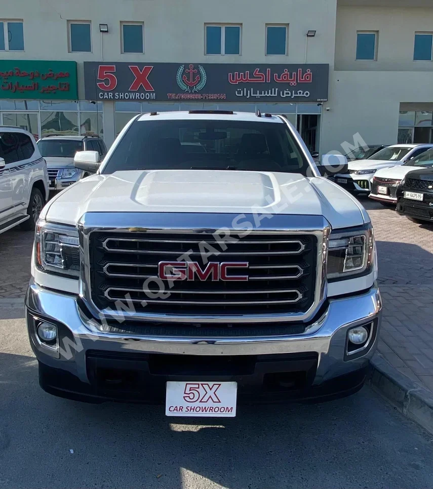 GMC  Sierra  2500 HD  2019  Automatic  130,000 Km  8 Cylinder  Four Wheel Drive (4WD)  Pick Up  White