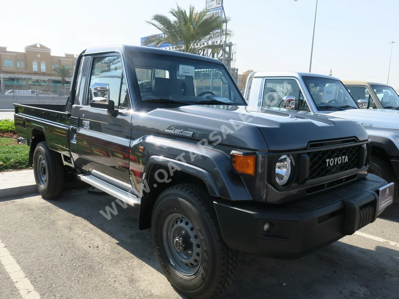 Toyota  Land Cruiser  LX  2024  Manual  0 Km  6 Cylinder  Four Wheel Drive (4WD)  Pick Up  Gray  With Warranty