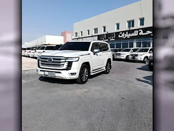 Toyota  Land Cruiser  VXR  2022  Automatic  69,000 Km  8 Cylinder  Four Wheel Drive (4WD)  SUV  White  With Warranty