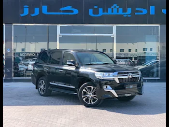 Toyota  Land Cruiser  GXR  2012  Automatic  448,000 Km  8 Cylinder  Four Wheel Drive (4WD)  SUV  Black