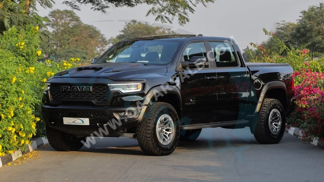 Dodge  Ram  1500  2025  Automatic  0 Km  6 Cylinder  Four Wheel Drive (4WD)  Pick Up  Black  With Warranty