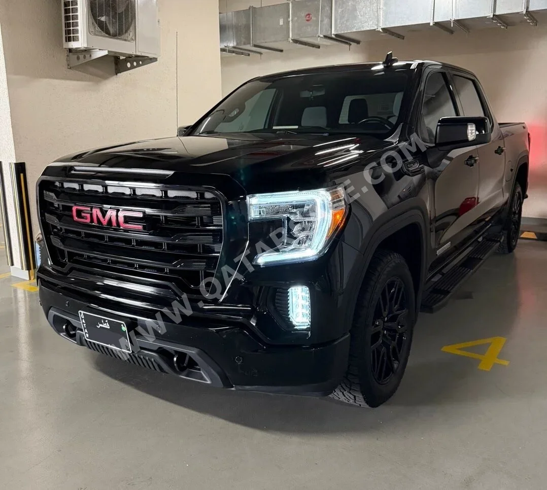 GMC  Sierra  Elevation  2020  Automatic  100,000 Km  8 Cylinder  Four Wheel Drive (4WD)  Pick Up  Black