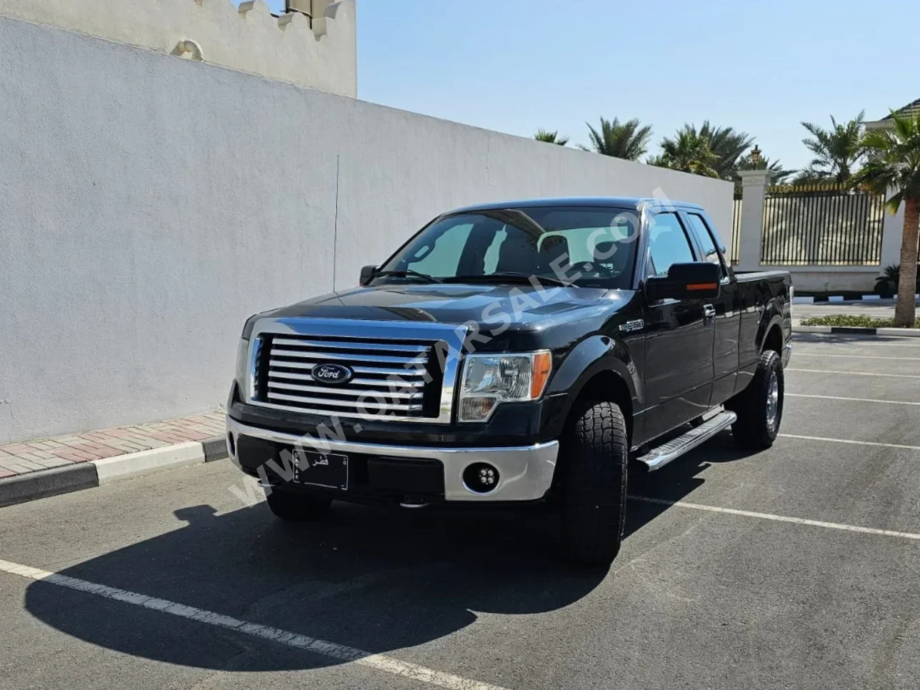 Ford  F  150  2012  Automatic  225,000 Km  8 Cylinder  Four Wheel Drive (4WD)  Pick Up  Gray