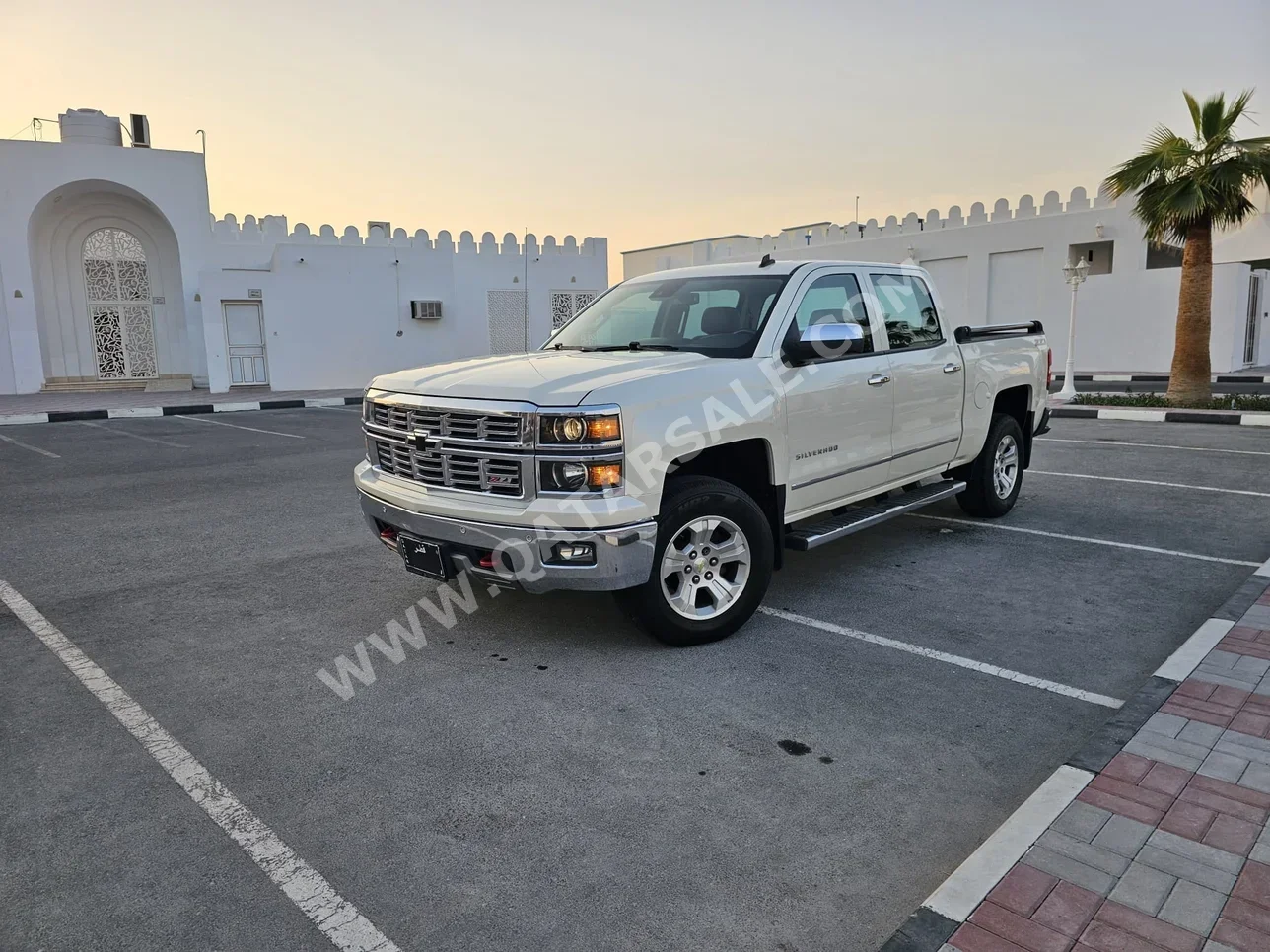 Chevrolet  Silverado  LTZ  2014  Automatic  230,000 Km  8 Cylinder  Four Wheel Drive (4WD)  Pick Up  White