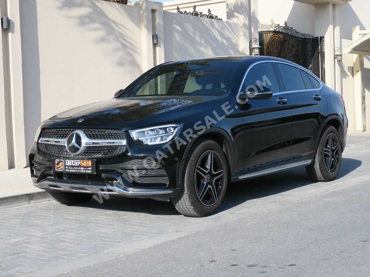 Mercedes-Benz  GLC  200  2021  Automatic  15,800 Km  4 Cylinder  Four Wheel Drive (4WD)  SUV  Black  With Warranty