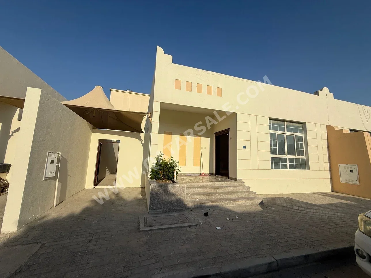 Family Residential  - Not Furnished  - Al Rayyan  - Al Aziziyah  - 2 Bedrooms