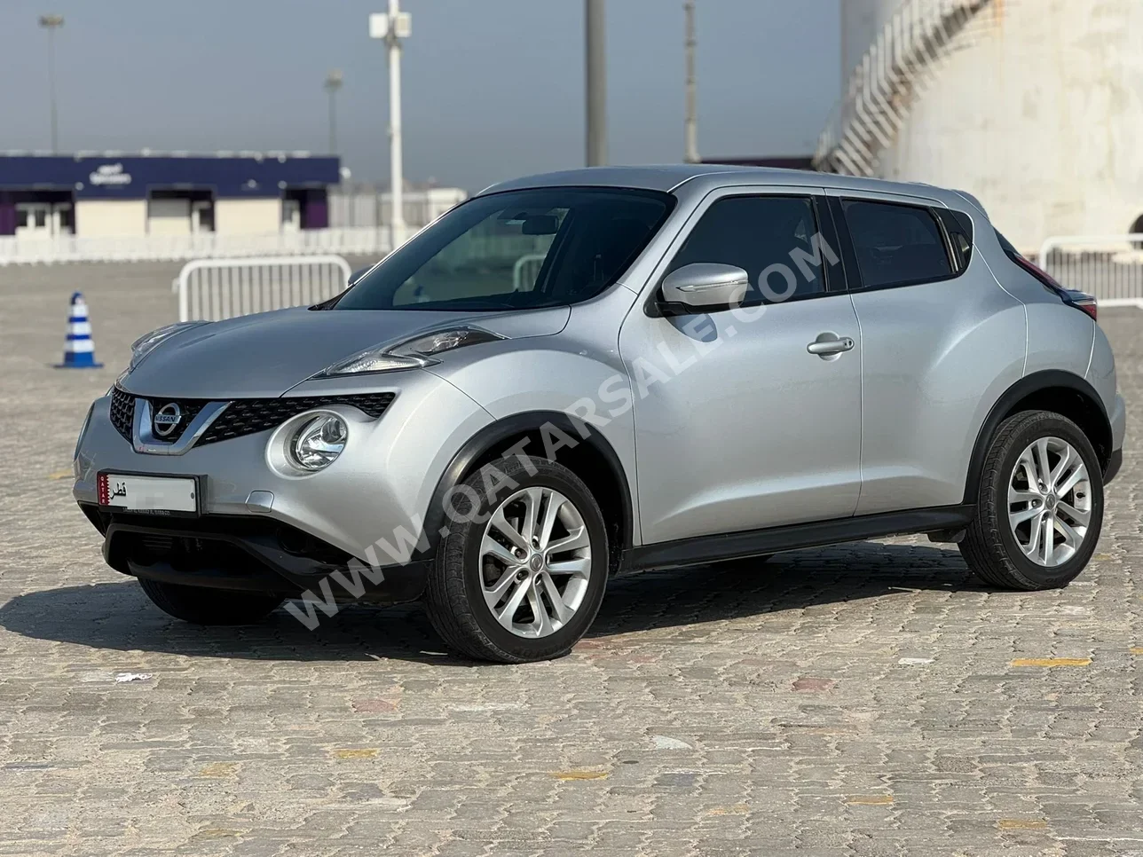 Nissan  Juke  2016  Automatic  87,000 Km  4 Cylinder  Front Wheel Drive (FWD)  SUV  Silver