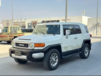 Toyota  FJ Cruiser  2013  Automatic  297,000 Km  6 Cylinder  Four Wheel Drive (4WD)  SUV  White