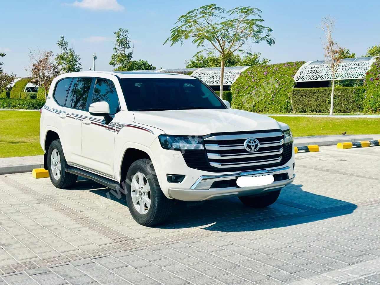 Toyota  Land Cruiser  GXR Twin Turbo  2022  Automatic  130,000 Km  6 Cylinder  Four Wheel Drive (4WD)  SUV  White