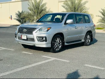 Lexus  LX  570 S  2015  Automatic  276,000 Km  8 Cylinder  Four Wheel Drive (4WD)  SUV  Silver