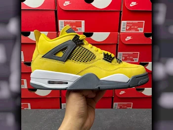 Shoes Nike ( Air Jordon )  Yellow Size 44  China  Men