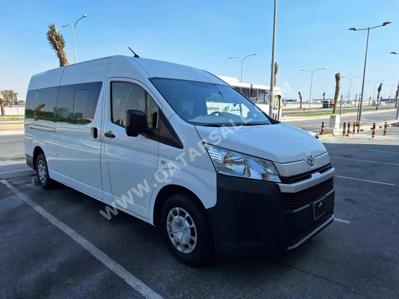 Toyota  Hiace  2019  Manual  296,000 Km  6 Cylinder  Rear Wheel Drive (RWD)  Van / Bus  White