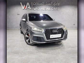 Audi  Q7  45 TFSI Quattro  2016  Automatic  199,000 Km  6 Cylinder  All Wheel Drive (AWD)  SUV  Gray