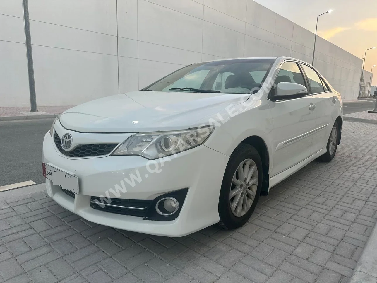 Toyota  Camry  GLX  2012  Automatic  282,000 Km  4 Cylinder  Front Wheel Drive (FWD)  Sedan  White