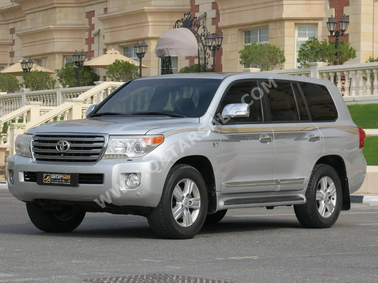  Toyota  Land Cruiser  VXR  2013  Automatic  357,000 Km  8 Cylinder  Four Wheel Drive (4WD)  SUV  Silver  With Warranty