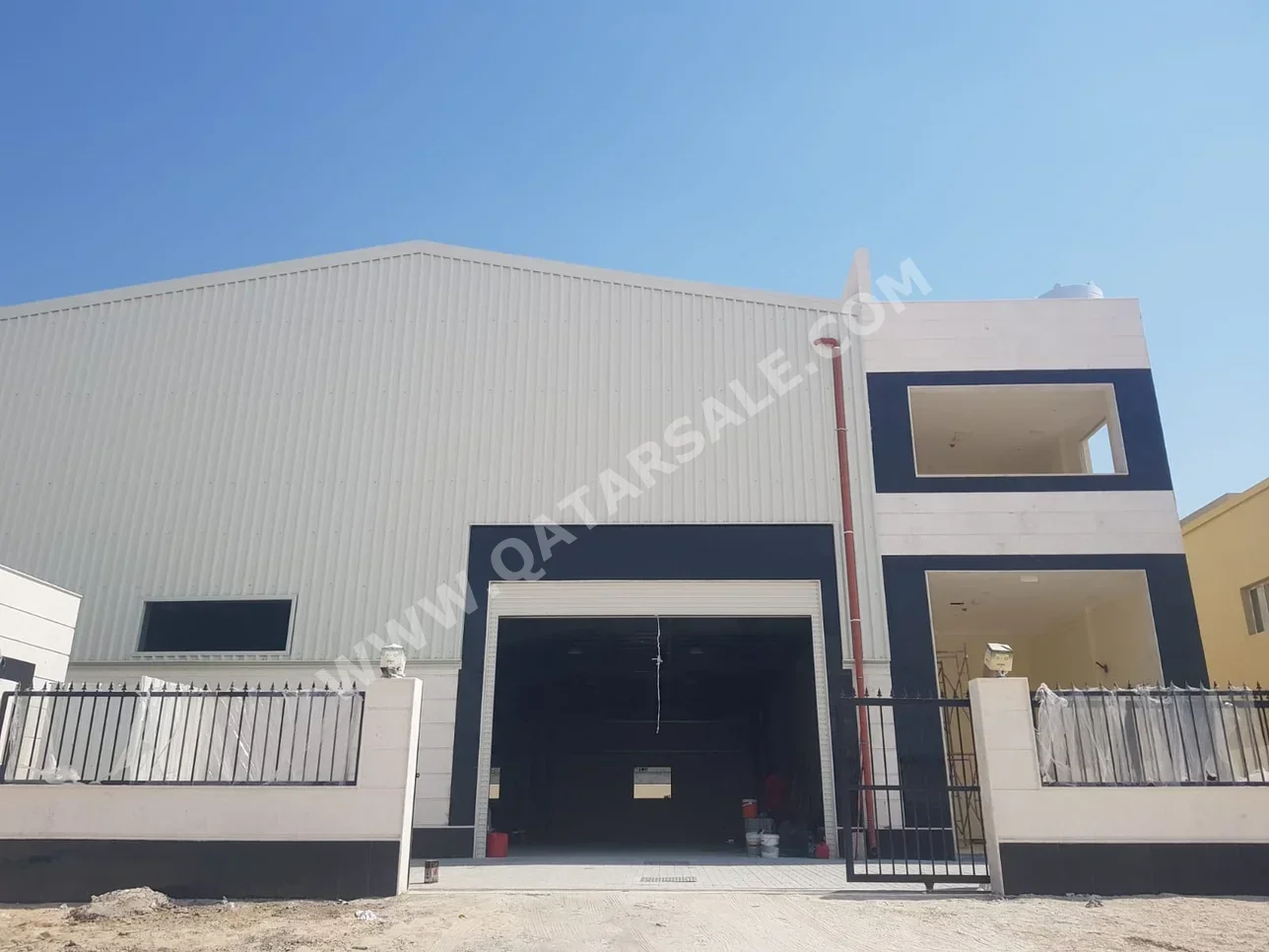 Warehouses & Stores - Al Wakrah  - Barkit Al Awamer  -Area Size: 1000 Square Meter