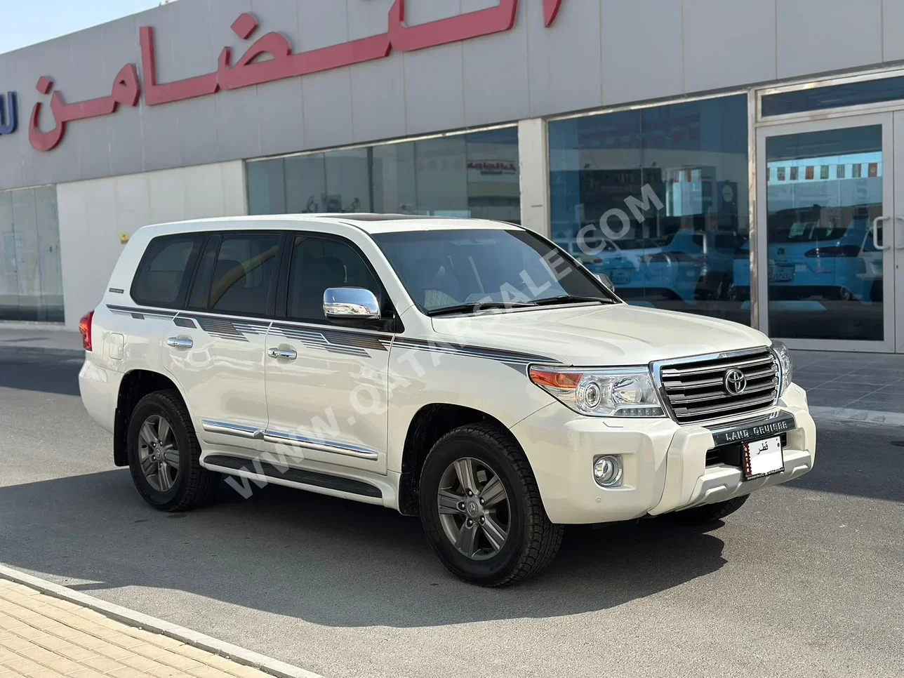 Toyota  Land Cruiser  GXR  2015  Automatic  276,000 Km  8 Cylinder  Four Wheel Drive (4WD)  SUV  White