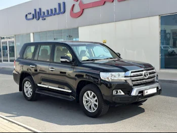 Toyota  Land Cruiser  GXR  2016  Automatic  250,000 Km  8 Cylinder  Four Wheel Drive (4WD)  SUV  Black