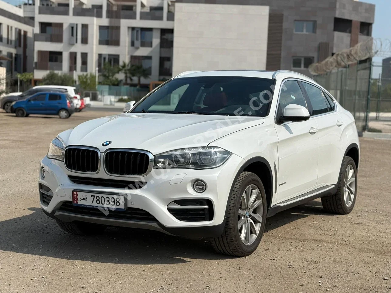 BMW  X-Series  X6  2019  Automatic  136,000 Km  6 Cylinder  Four Wheel Drive (4WD)  SUV  White