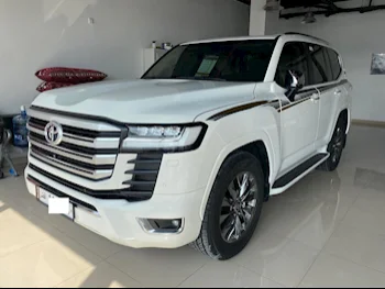 Toyota  Land Cruiser  VX Twin Turbo  2022  Automatic  68,000 Km  6 Cylinder  Four Wheel Drive (4WD)  SUV  White  With Warranty