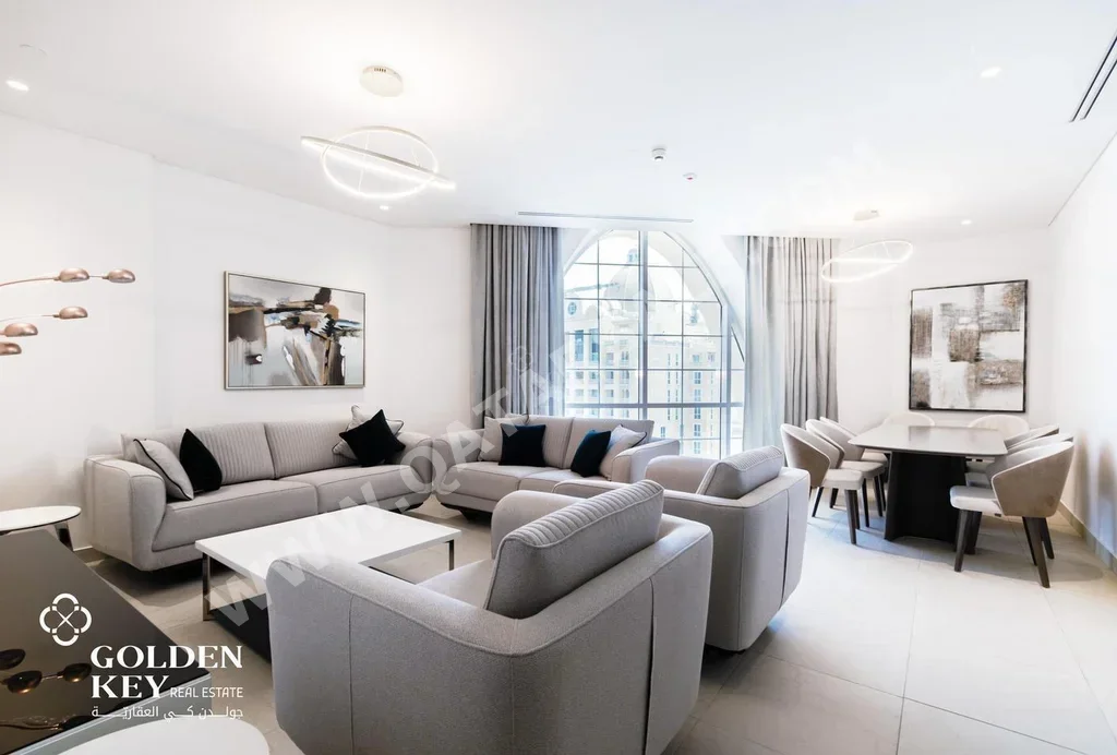 3 Bedrooms  Penthouse  For Rent  in Doha -  The Pearl  Fully Furnished