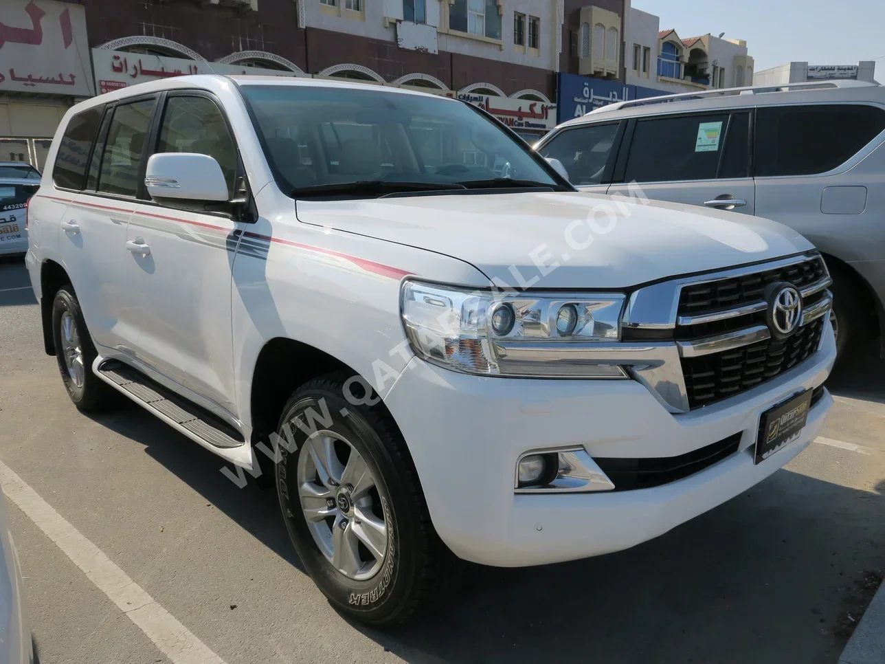 Toyota  Land Cruiser  GXR  2017  Automatic  153,000 Km  8 Cylinder  Four Wheel Drive (4WD)  SUV  White