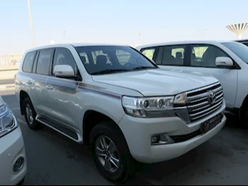 Toyota  Land Cruiser  GXR  2016  Automatic  255,000 Km  6 Cylinder  Four Wheel Drive (4WD)  SUV  White