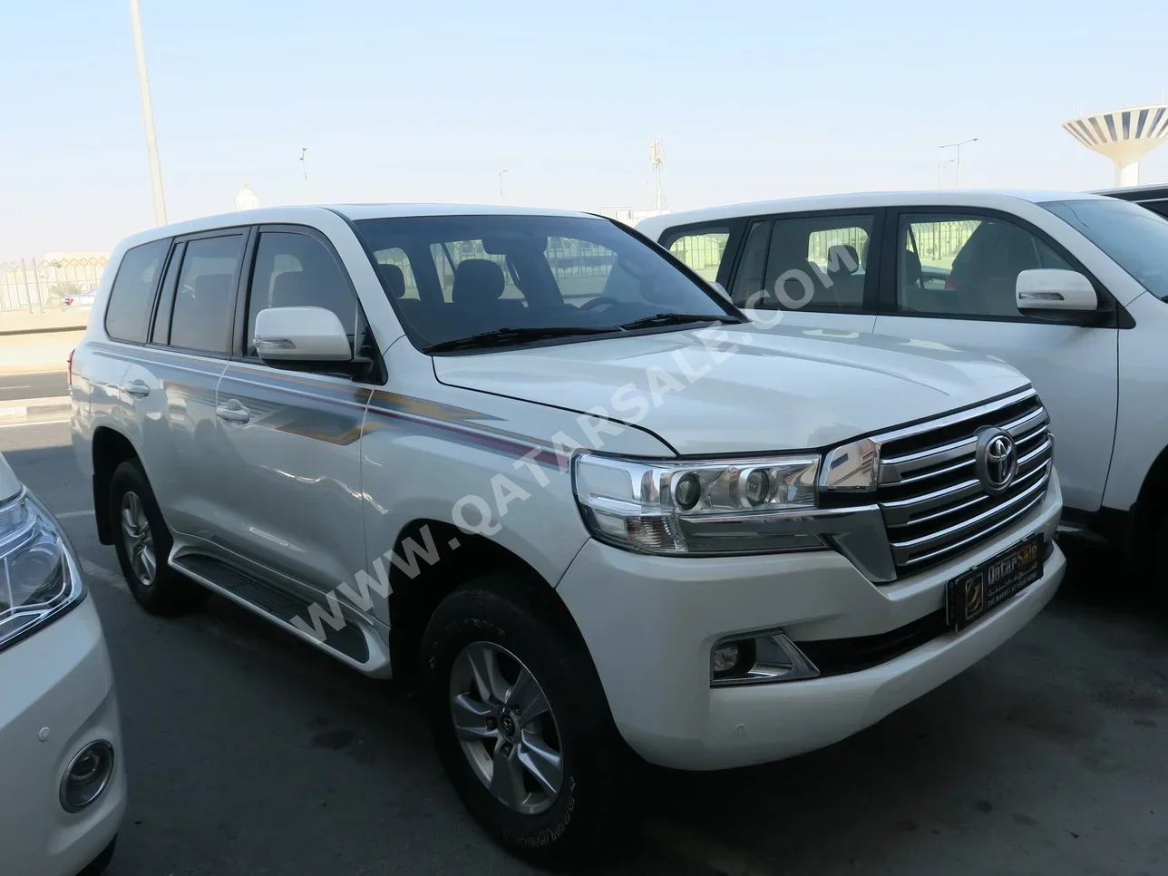 Toyota  Land Cruiser  GXR  2016  Automatic  255,000 Km  6 Cylinder  Four Wheel Drive (4WD)  SUV  White