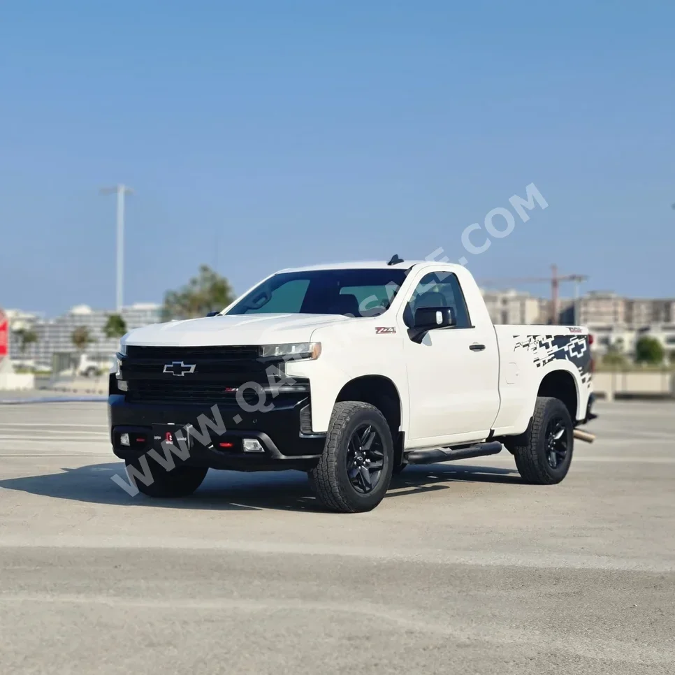 Chevrolet  Silverado  Trail Boss  2021  Automatic  146,000 Km  8 Cylinder  Four Wheel Drive (4WD)  Pick Up  White