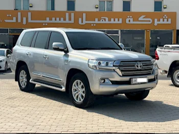 Toyota  Land Cruiser  VXR  2021  Automatic  42,000 Km  8 Cylinder  Four Wheel Drive (4WD)  SUV  Silver