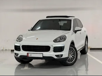 Porsche  Cayenne  2016  Automatic  125,000 Km  6 Cylinder  Four Wheel Drive (4WD)  SUV  White