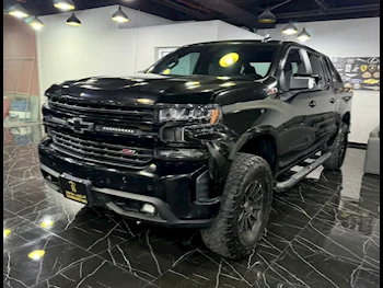 Chevrolet  Silverado  2020  Automatic  144,000 Km  8 Cylinder  Four Wheel Drive (4WD)  Pick Up  Black