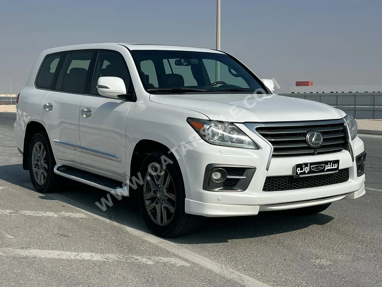 Lexus  LX  570 S  2014  Automatic  379,000 Km  8 Cylinder  Four Wheel Drive (4WD)  SUV  White